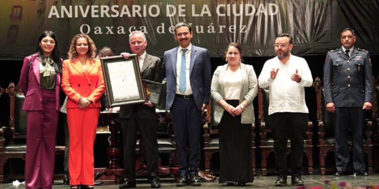 Pueblo de ciegos; el tuerto es el Ray