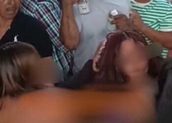 ¡Entre golpes y carcajadas! Pelea entre mujeres en jaripeo de Juchitán deja en evidencia la ausencia de autoridad