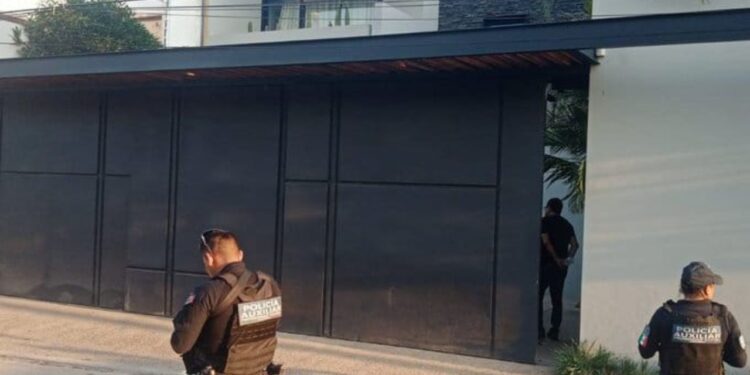 Robo millonario sacude a San Felipe del Agua: comando se lleva 4 millones
