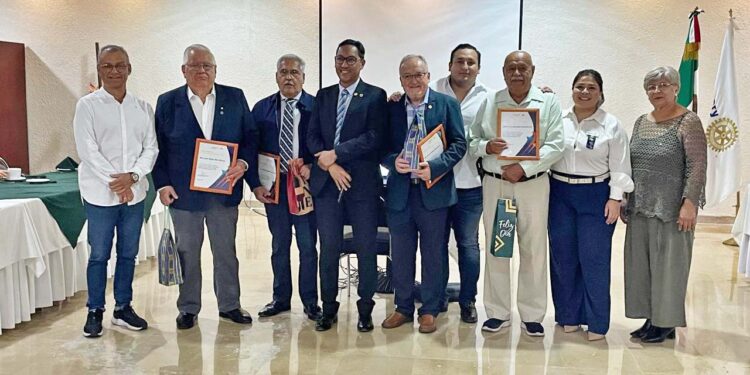Reconocen labor altruista de rotarios