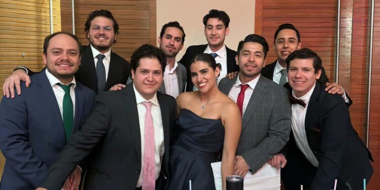 Julio Muñoz, Horacio Schroeder, Carlos Castro, Obed Domínguez, Regina Castro, Emilio Guevara, Alejandro Manzano, Ricardo Vidal y Said Martínez.