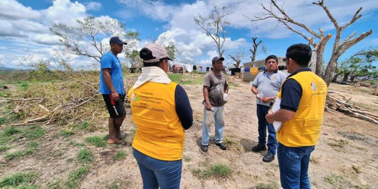 Foto: cortesía // Avanzan en atención a damnificados por el huracán Erick en la Costa.