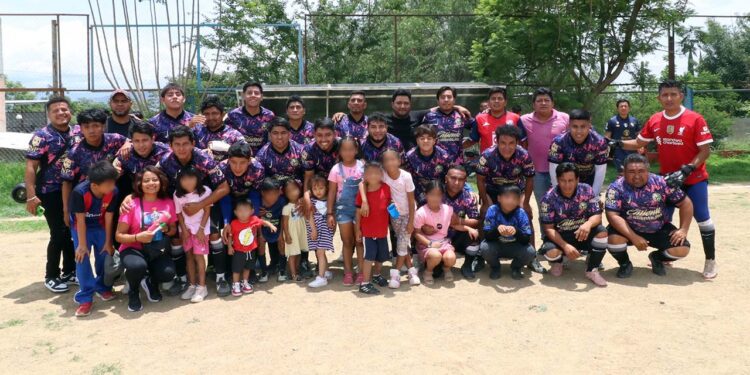 Fotos: Leobardo García Reyes // Costeños son los campeones de Ascenso de la Liga San Antonio Abad.