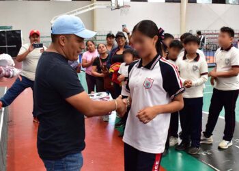 Fotos: Leobardo García Reyes // En mujeres está participando la primaria Francisco J. Mújica.