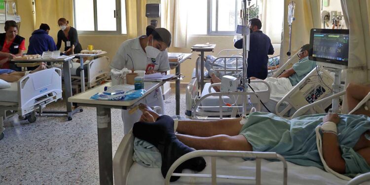 Foto: Archivo El Imparcial // Entre recortes y subejercicios en el presupuesto, se agudiza crisis por el desabasto de medicamentos y falta de personal en hospitales de Oaxaca.