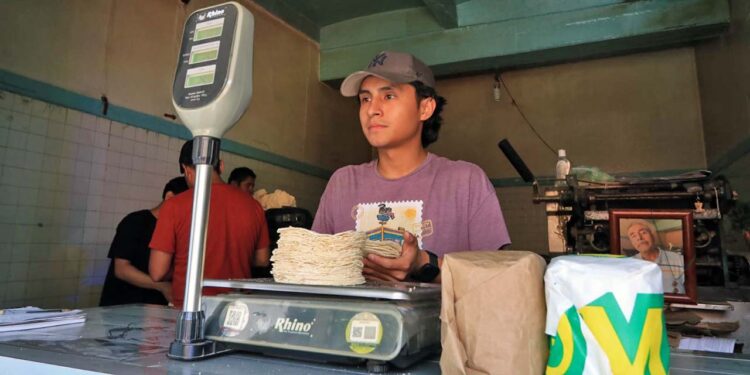 Fotos: Adrián Gaytán // El acuerdo para mantener el precio de la tortilla podría ser viable siempre y cuando no aumente el precio de la harina de maíz.
