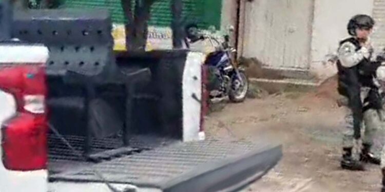 El agresor y un vehículo fueron asegurados.