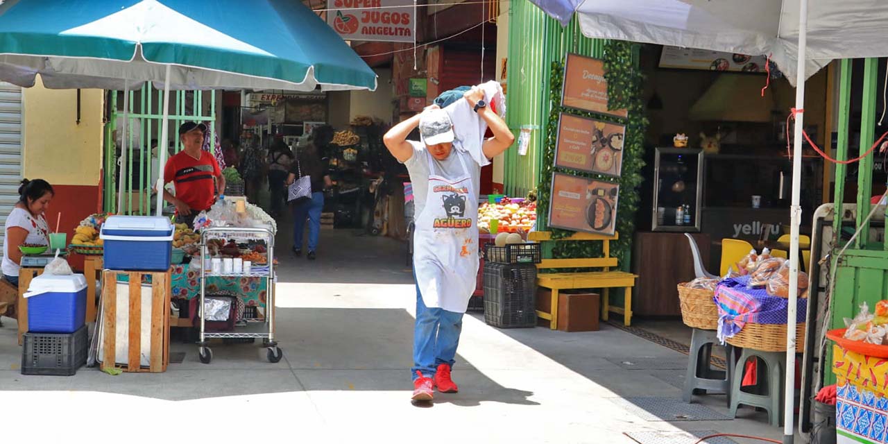 Foto: Adrián Gaytán // El Sánchez Pascuas comenzó hace alrededor de 70 años con los puestos que estaban en la plazuela del Carmen Alto.
