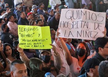 En el Hospital de la Niñez persisten las carencias de medicamentos, personal, material y equipo.
