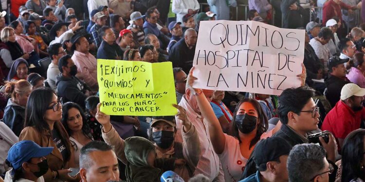 En el Hospital de la Niñez persisten las carencias de medicamentos, personal, material y equipo.