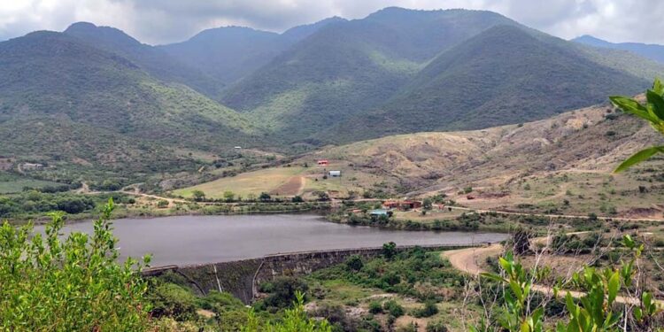 Existen otras represas en donde las comunidades con vocación agrícola almacenan agua para el riego.