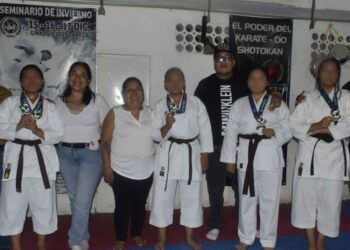 Las medallistas agradecieron el apoyo de sus padres de familia.