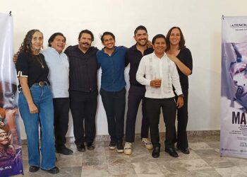 Fotos: Lisbeth Mejía Reyes // La puesta en escena recrea la tradición de la maroma o el circo campesino que se relaciona con los clowns europeos.