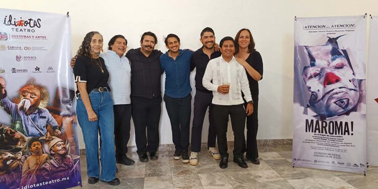 Fotos: Lisbeth Mejía Reyes // La puesta en escena recrea la tradición de la maroma o el circo campesino que se relaciona con los clowns europeos.