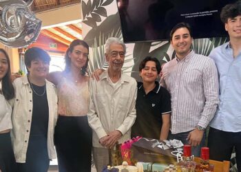 Fotos: cortesía // Raúl Corso recibió las tiernas felicitaciones de sus seres queridos quienes lo apapacharon este día.