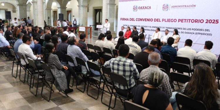 Las negociaciones entre el STPEIDCEO t el Gobierno del Estado comenzaron en marzo.