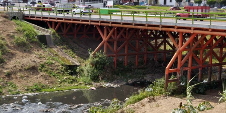 Foto: Archivo El Imparcial // De acuerdo con la asociación civil Ecosistemas y Paisajes, hasta abril eran al menos 59 las descargas de aguas residuales en dos tramos del río Atoyac y un tramo del Salado.