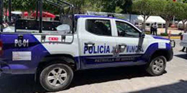 El hombre circulaba por la carretera a Mariscala cuando fue detenido.