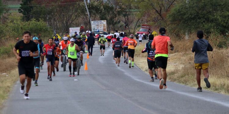 Foto: Leobardo García Reyes // El Barrio de la Trinidad anuncia su carrera de campo traviesa.