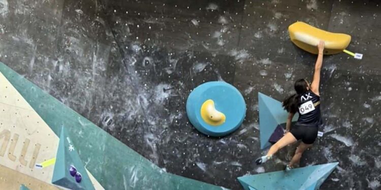 Katya Lariza Díaz se colgó la medalla de bronce en escalada deportiva.