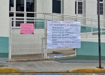 Los trabajadores continúan en paro por falta de medicamentos, material y gasolina para ambulancias.