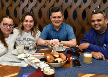 Foto: Rubén Morales // Pili Gómez, Claudia López, Juan Carlos Rivera y Emilio Velásquez.
