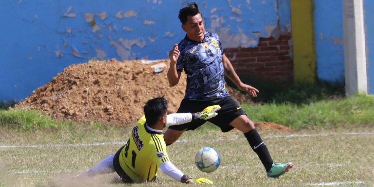 Foto: Leobardo García Reyes // Se prepara la final de Liga Premier.