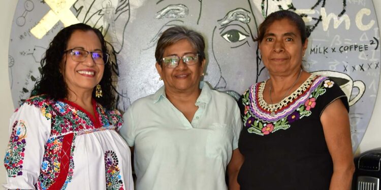 Fotos: Rubén Morales // Sus amigas la agasajaron y le desearon lo mejor en su cumpleaños.