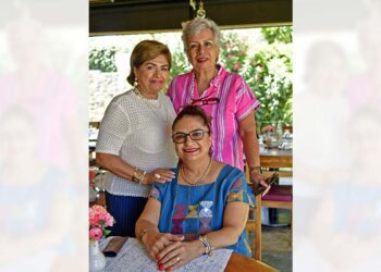 Foto: Rubén Morales // Cristina Atristain, Aida Torres y Edna Atristain