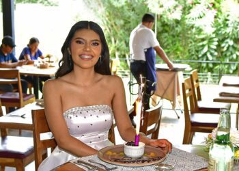 Fotos: Rubén Morales // Gabriela celebró muy feliz este logro importante para ella.