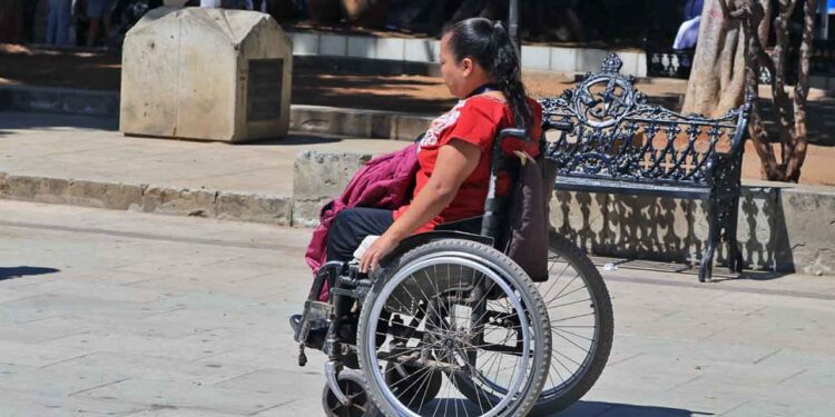 Según la estadística, 18 de cada 100 habitantes de la capital tiene alguna discapacidad.