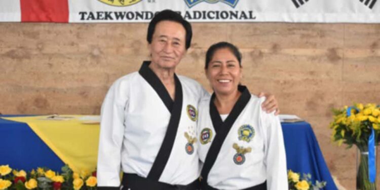 Yadira Maya acompañada de Dai Woon Mon.