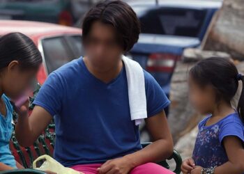Foto: CHATGPT // De los más de 30 mil nacimientos ocurridos en 2023 en la entidad, tres mil de los padres eran menores de 15 años y mil 385 de 15 a 19.