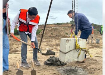 Colocan primera piedra del nuevo hospital del ISSSTE