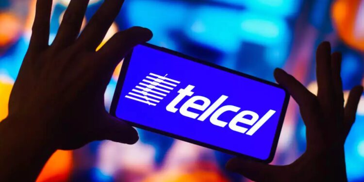 Quitarle un pelo a un gato; multan con 1,782 mdp a Telcel de Slim