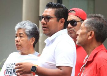 Fotos: Adrián Gaytán // El periodista Álvaro Cuitláhuac López señaló que la fiscalía sigue sin proporcionar la supuesta orden de cateo y de aprehensión que justificara el operativo en la casa de sus padres.