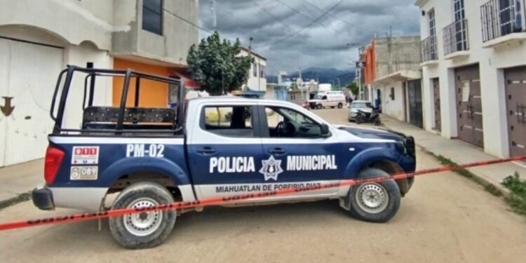 Violencia sin freno en Miahuatlán: ejecutan a hombre en depósito de cervezas