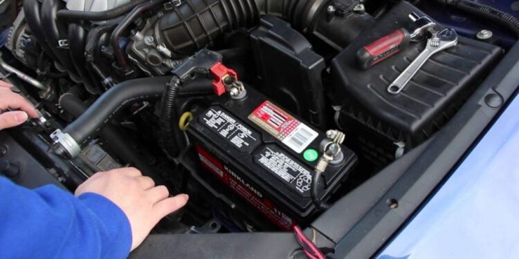 ¿Cómo arrancar tu coche sin cables? Soluciones efectivas para baterías descargadas