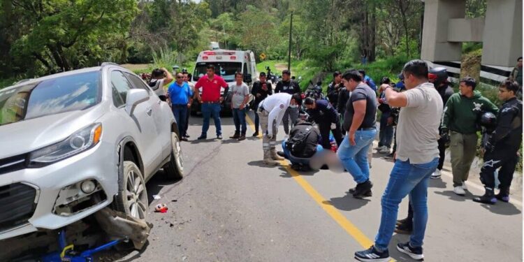 ¡Domingo fatal en Oaxaca! Dos mujeres mueren tras brutal choque en la carretera a Ixtlán