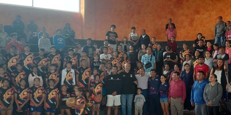 Comentó que faltan oportunidades para jóvenes talento en el deporte nacidos en México.
