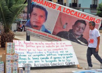 Fotos: Adrián Gaytán // Don Agustín sigue buscando a su hijo Jesús Alejandro.
