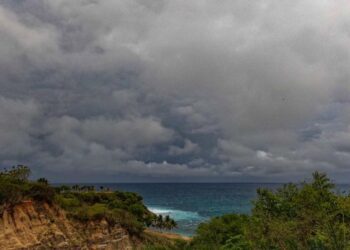 Alertan: Dalila ya es tormenta tropical; prevén olas de hasta 3.5 metros