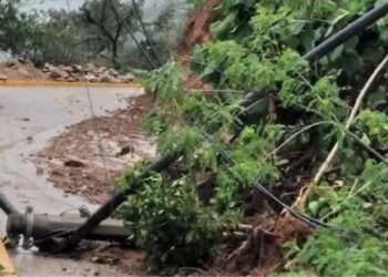 Al menos 77 mil usuarios de Oaxaca sin electricidad