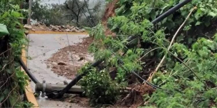 Al menos 77 mil usuarios de Oaxaca sin electricidad