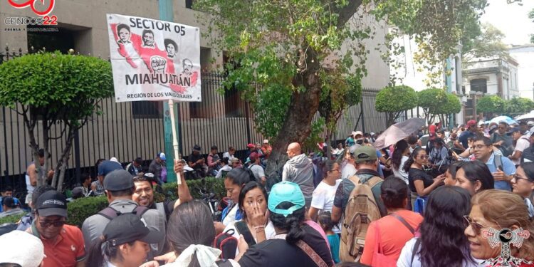 Vandalismo en mesa de la S-22 y Segob; irrumpen encapuchados