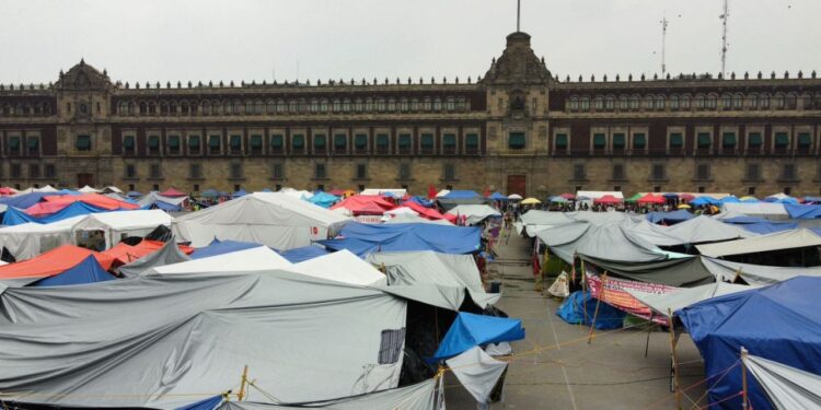 Sección 22 recesa su asamblea; en espera la decisión de la CNTE para continuar o no el plantón en Ciudad de México