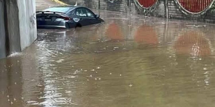 Tras intensas lluvias suspenden clases en Pochutla y Huatulco