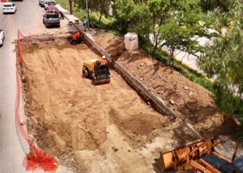 Reparan socavón en Riberas del Atoyac
