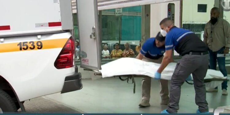 Mexicano muere al caer en el metro de Panamá