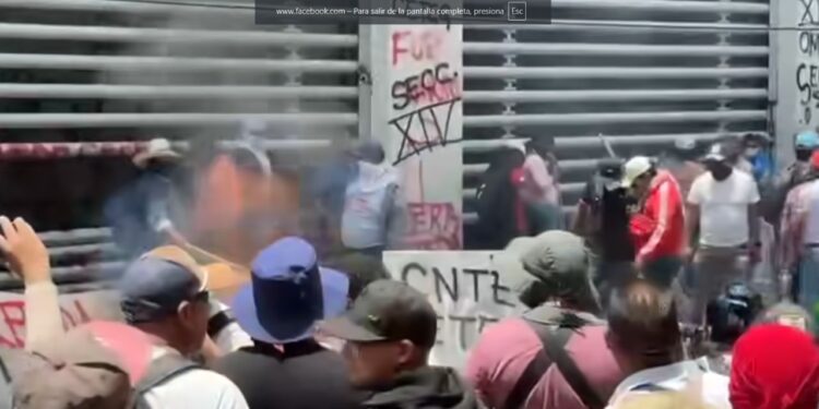 Ataca CNTE a “los charros de la SNTE”; ¿se repliega la S-22?